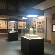 博物館全景玻璃文物展示柜 深圳博物館展柜定制與文物保護工程設(shè)計探析
